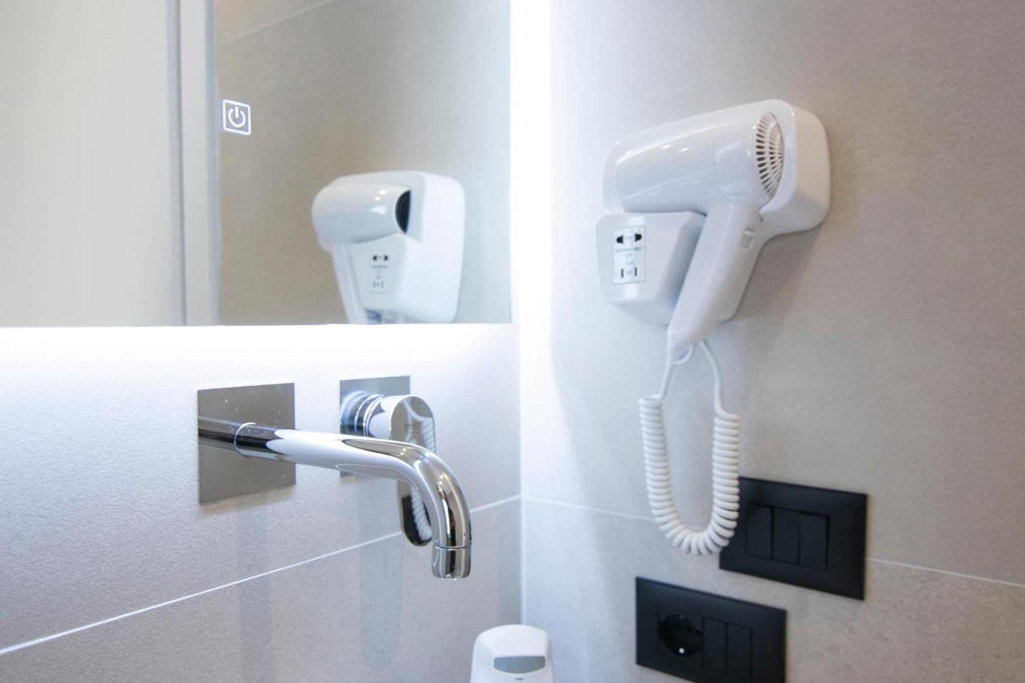 Mina Luxury Rooms Tiranë Ngoại thất bức ảnh