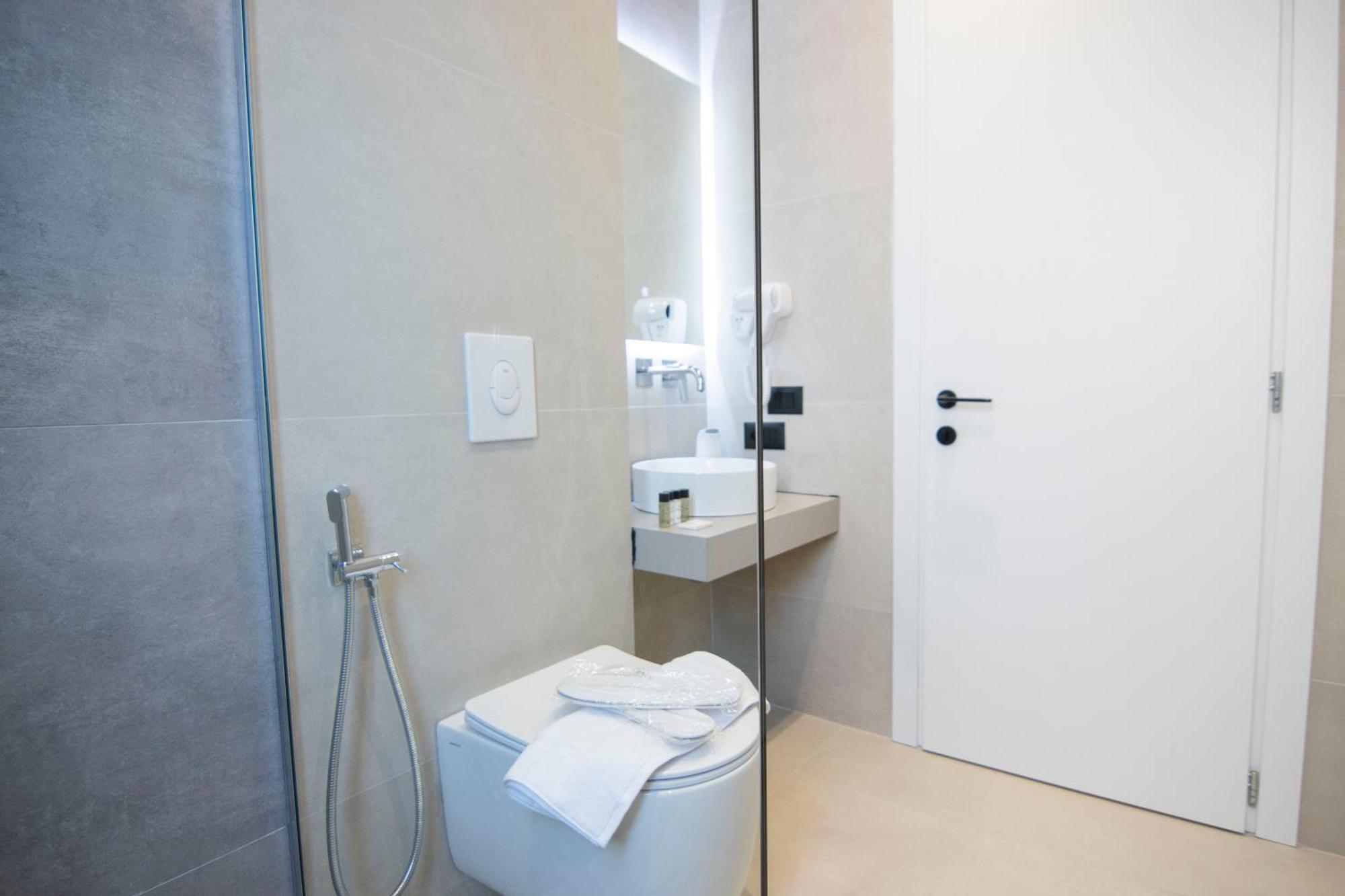 Mina Luxury Rooms Tiranë Ngoại thất bức ảnh