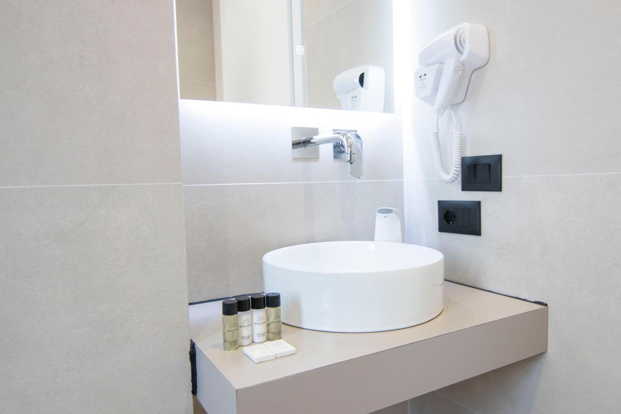Mina Luxury Rooms Tiranë Ngoại thất bức ảnh