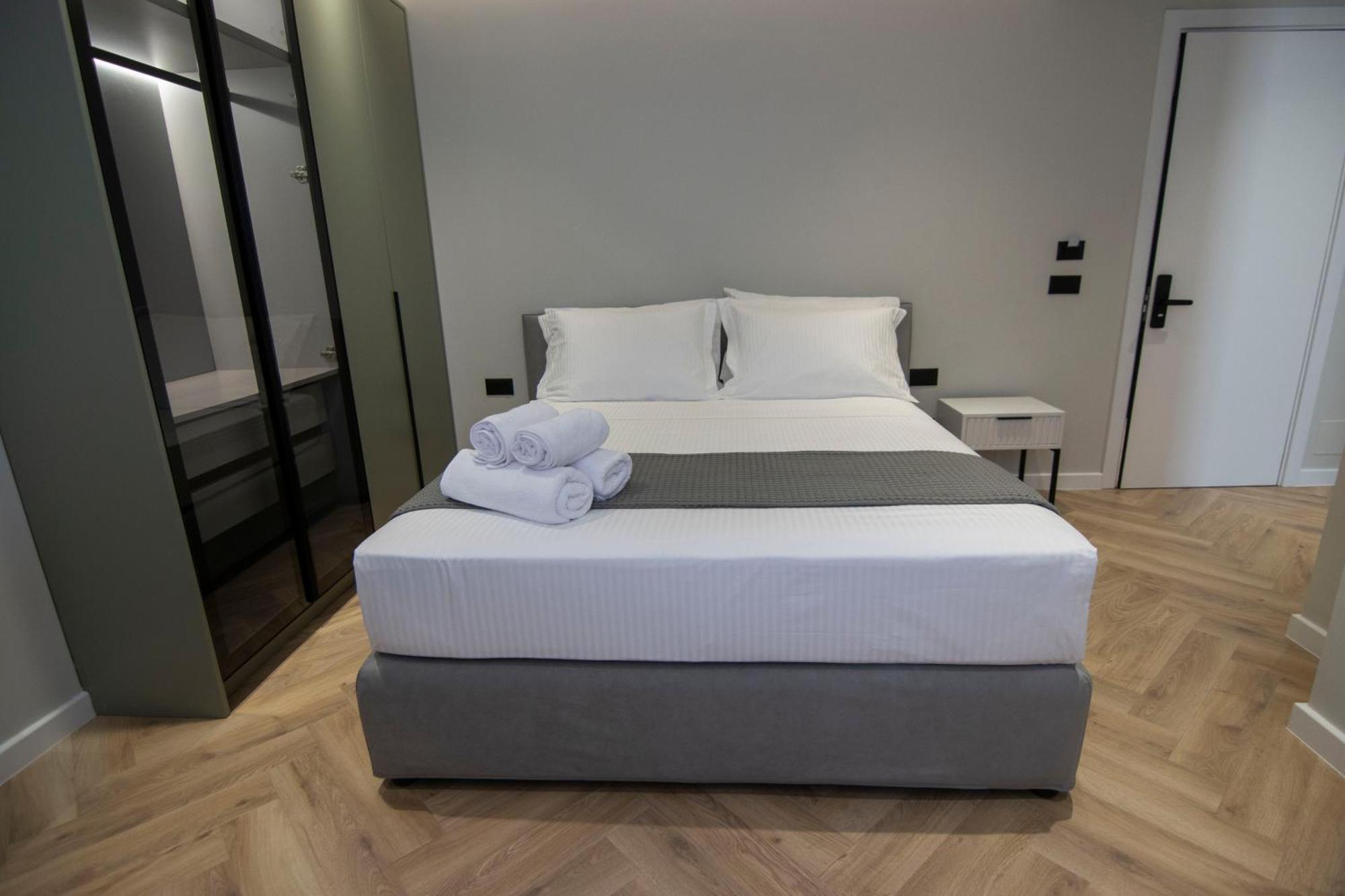 Mina Luxury Rooms Tiranë Ngoại thất bức ảnh