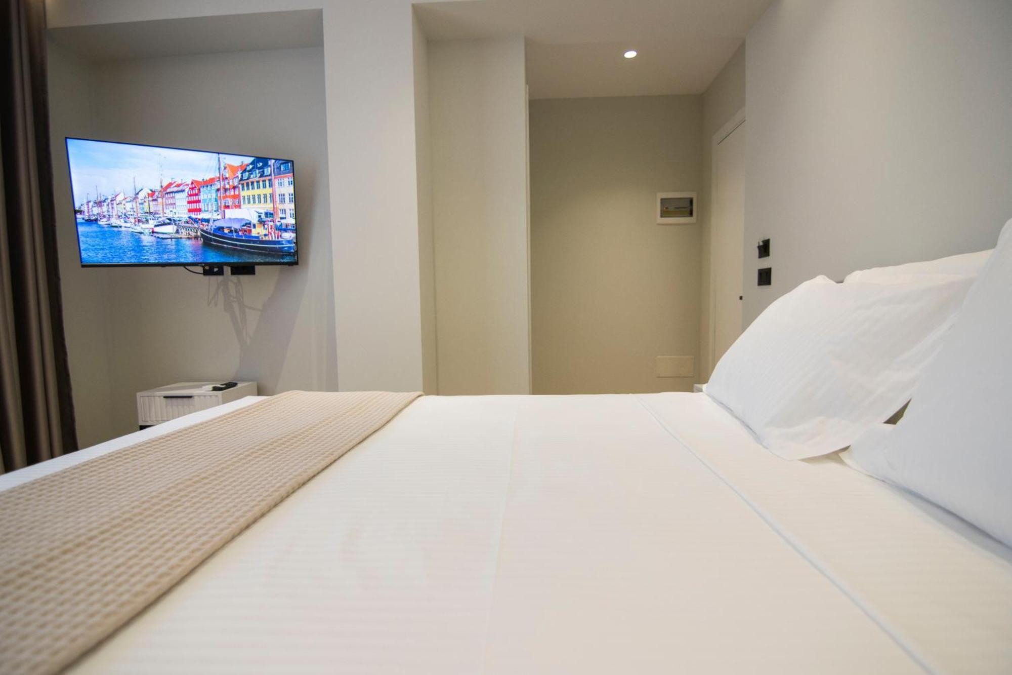 Mina Luxury Rooms Tiranë Ngoại thất bức ảnh