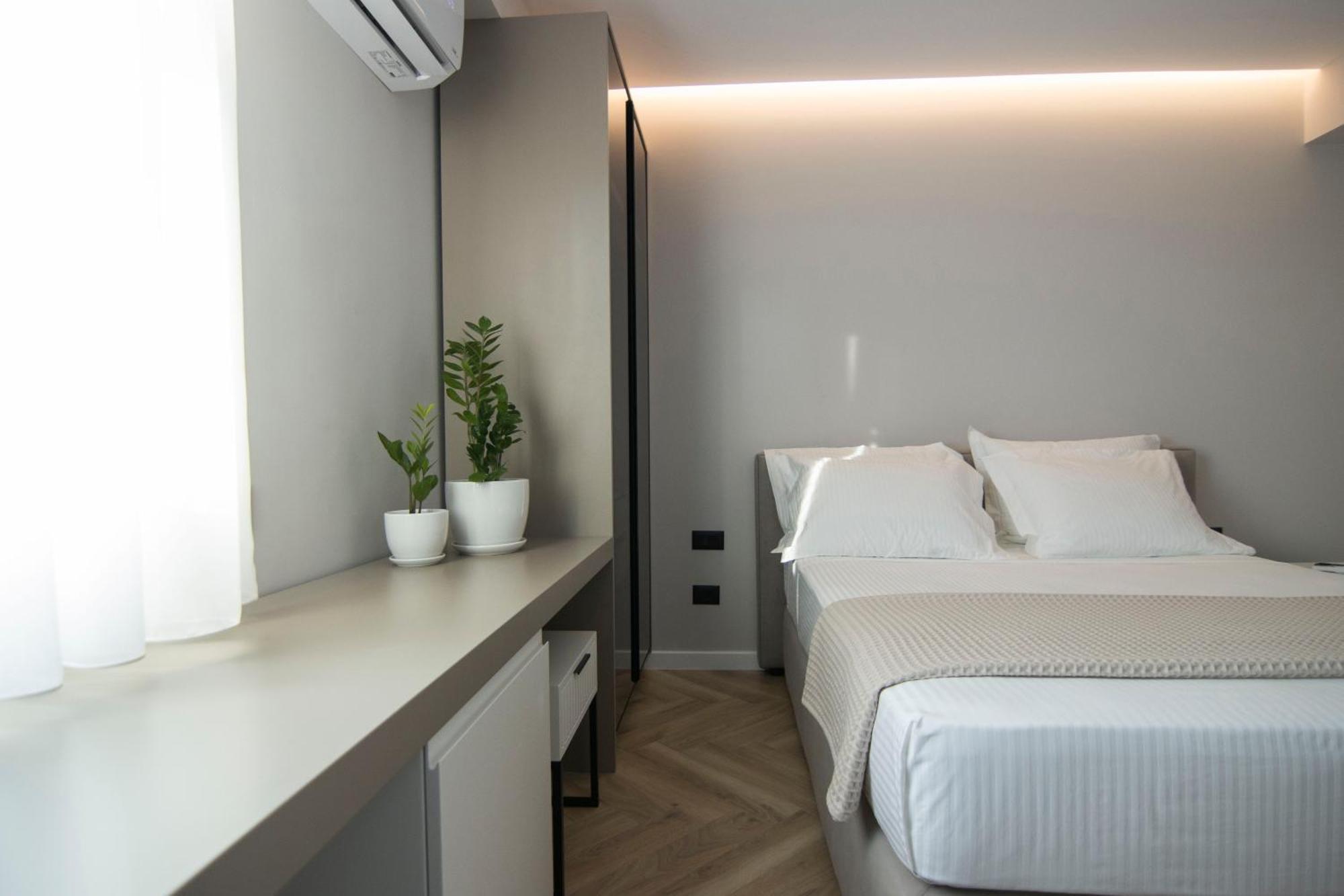 Mina Luxury Rooms Tiranë Ngoại thất bức ảnh