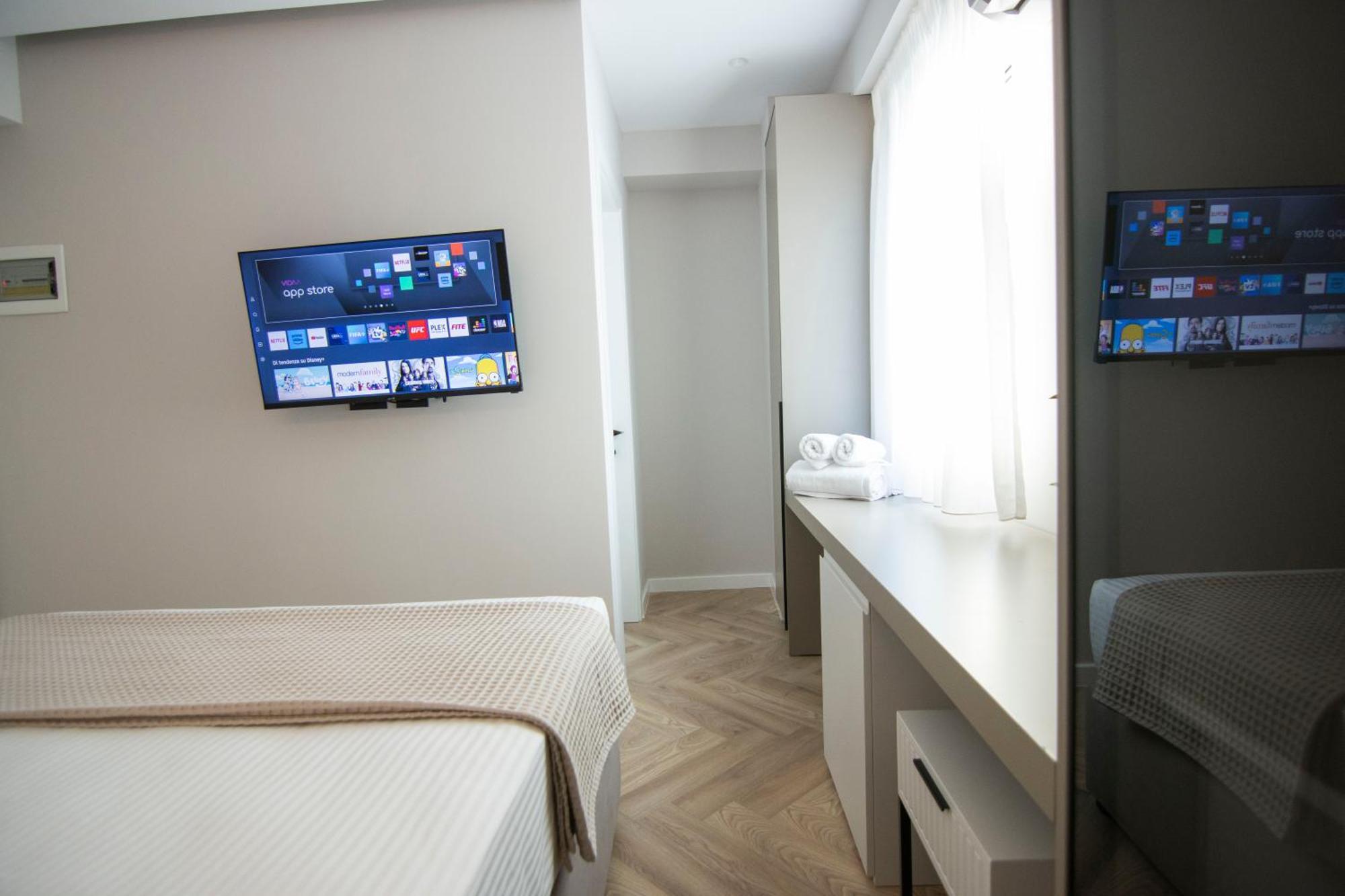 Mina Luxury Rooms Tiranë Ngoại thất bức ảnh
