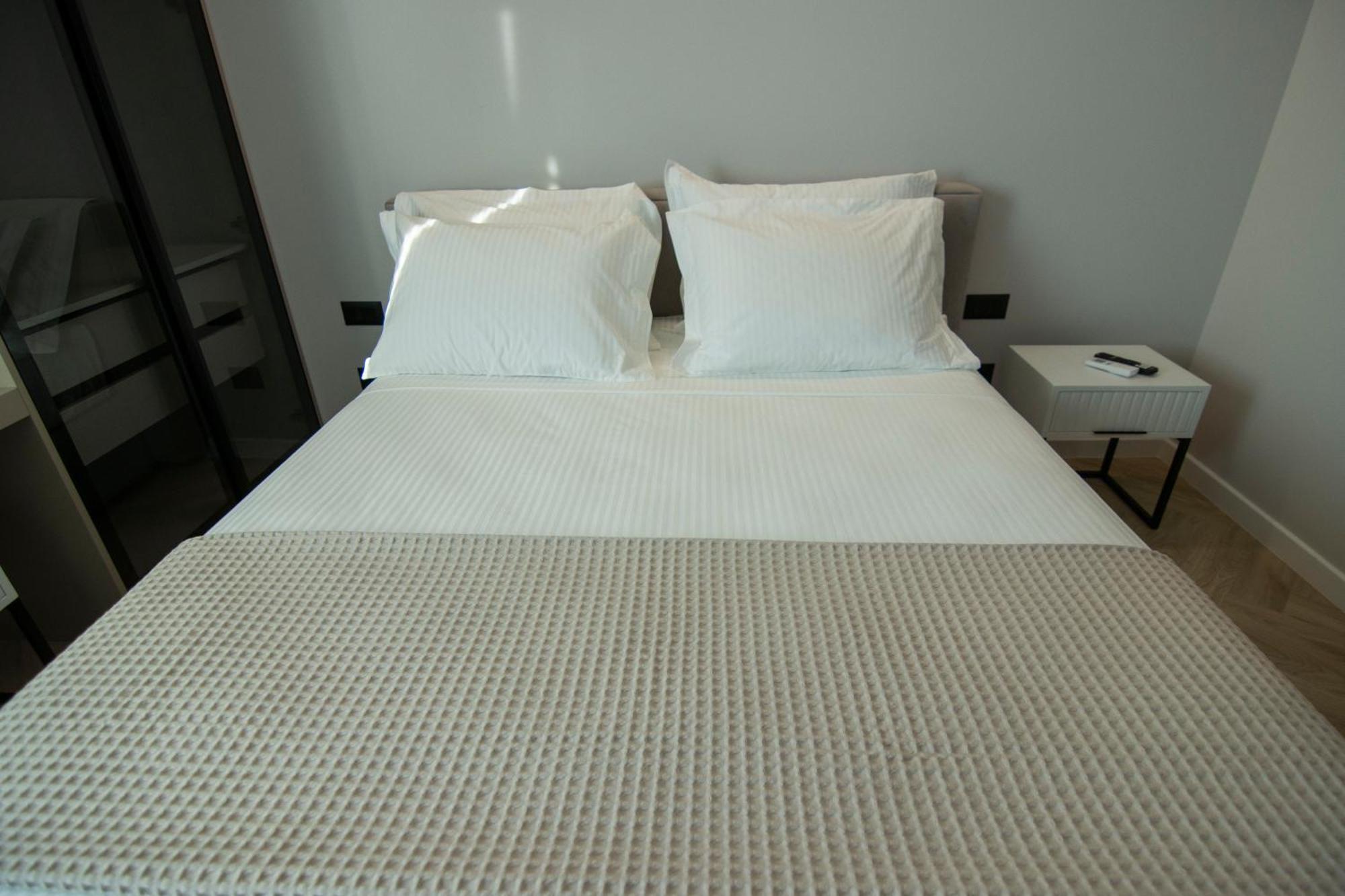 Mina Luxury Rooms Tiranë Ngoại thất bức ảnh
