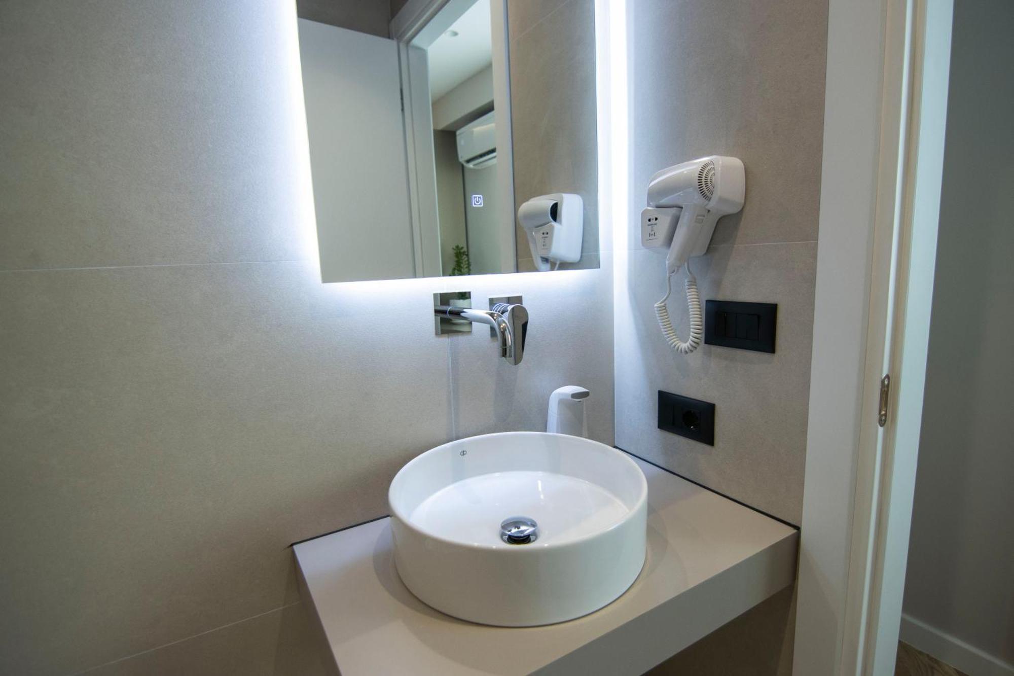 Mina Luxury Rooms Tiranë Ngoại thất bức ảnh