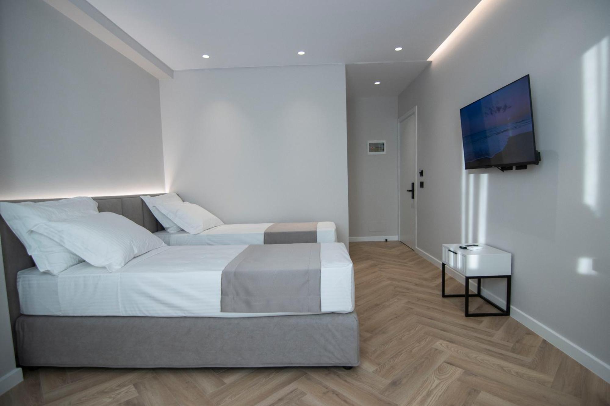 Mina Luxury Rooms Tiranë Ngoại thất bức ảnh