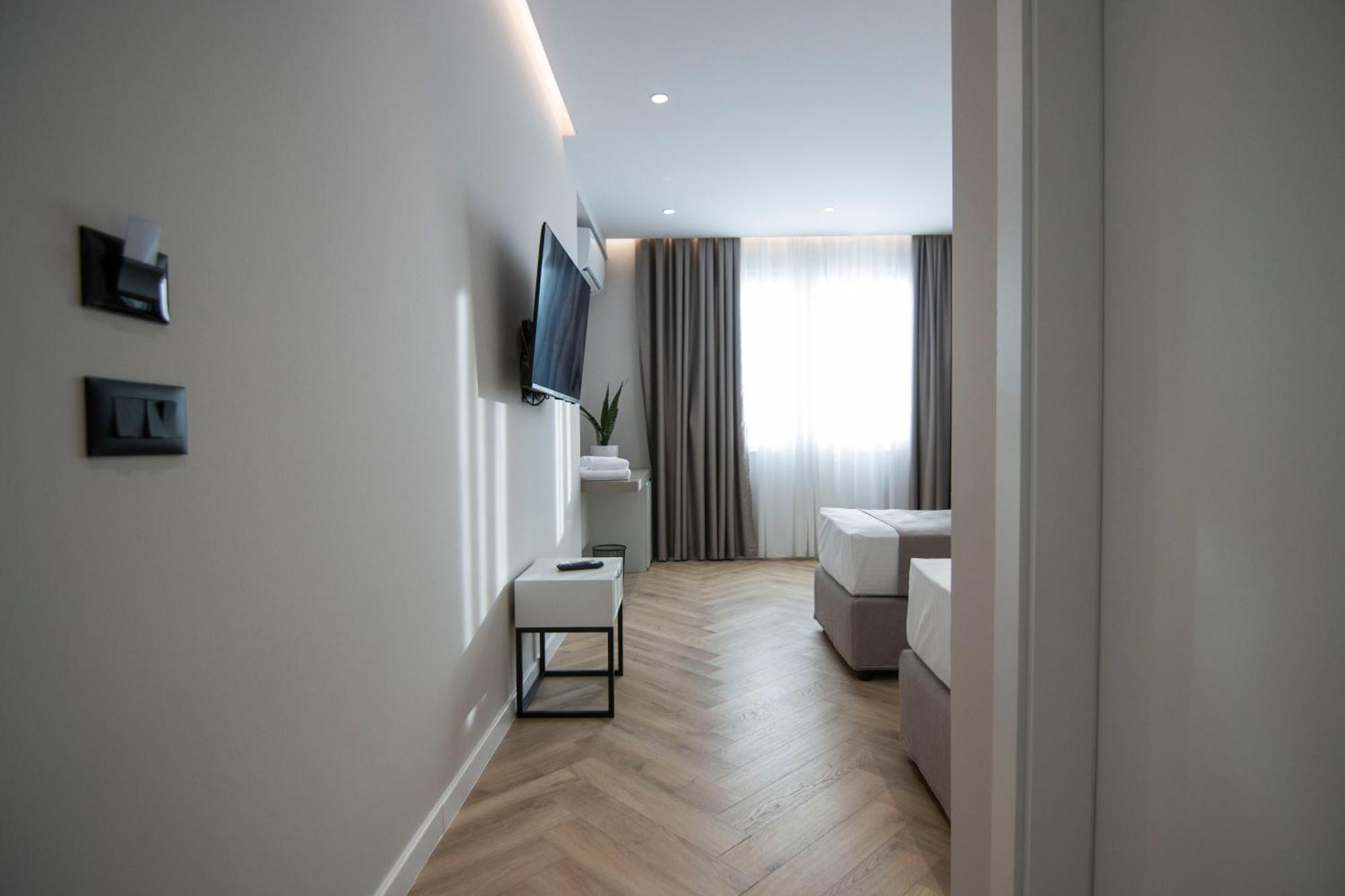 Mina Luxury Rooms Tiranë Ngoại thất bức ảnh
