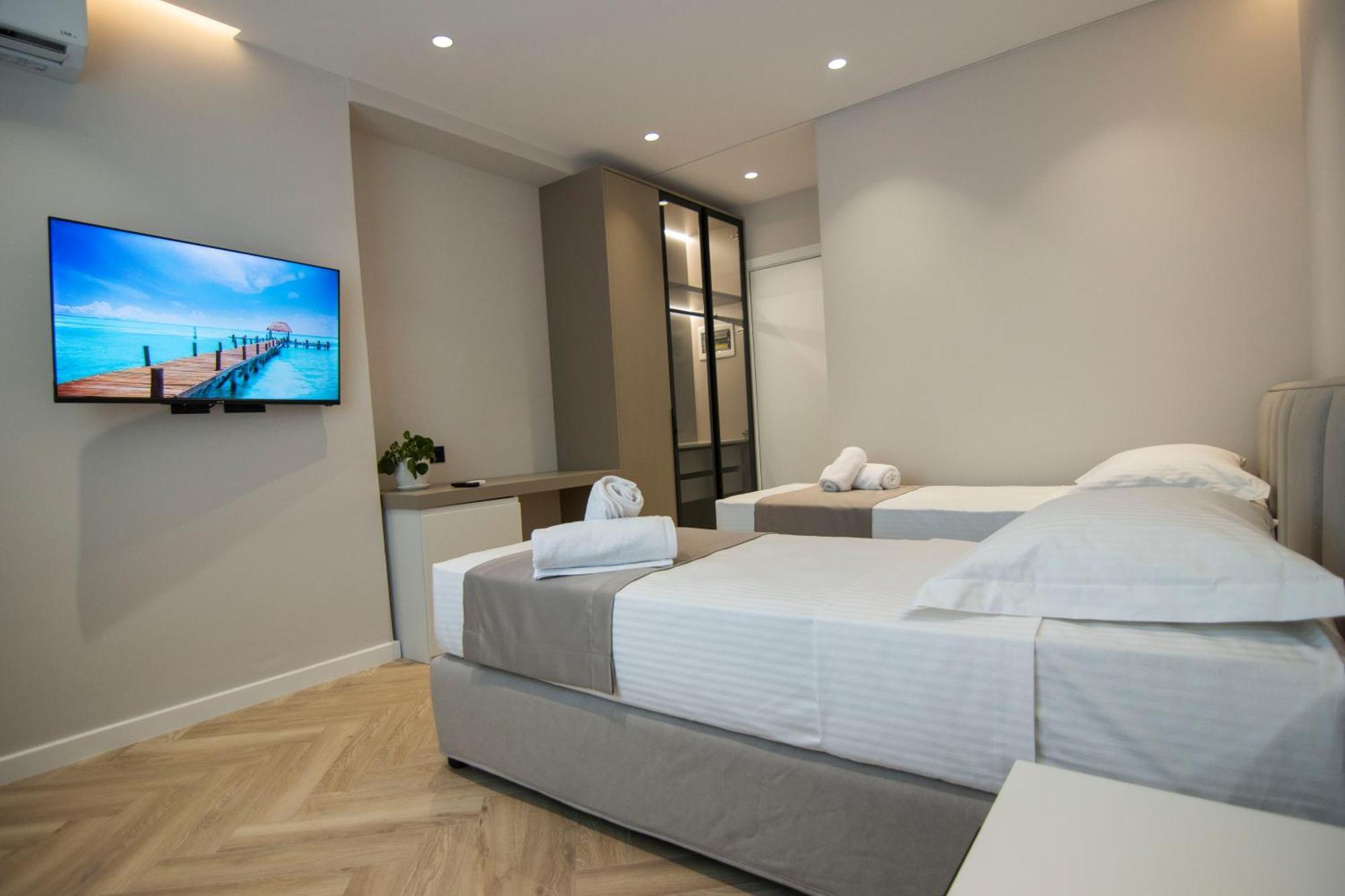 Mina Luxury Rooms Tiranë Ngoại thất bức ảnh