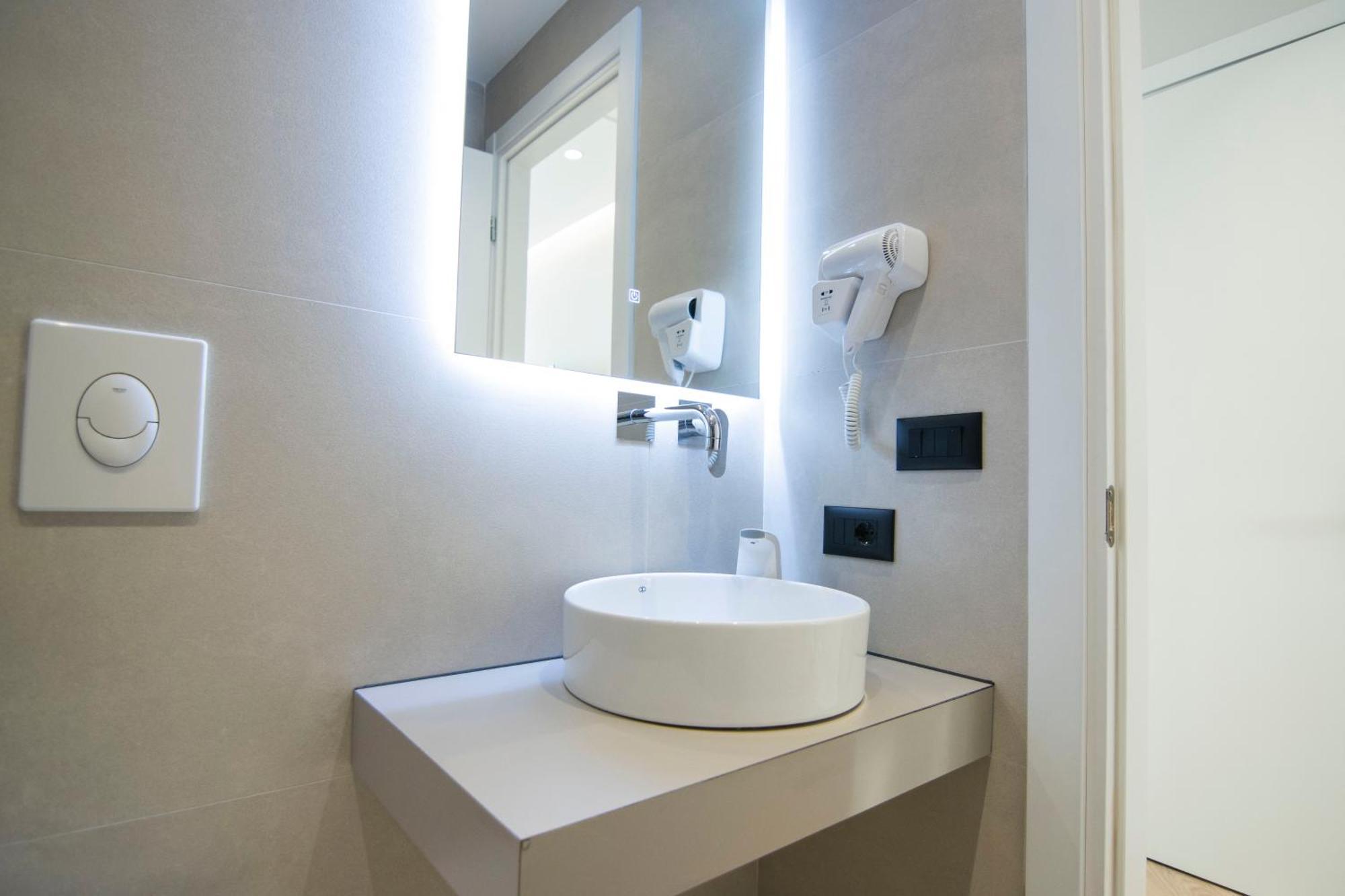Mina Luxury Rooms Tiranë Ngoại thất bức ảnh